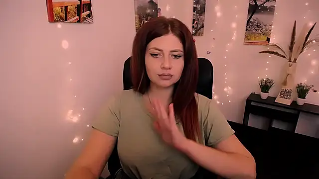 Lizzy Love online show from September 15, 2025, 6:41 pm