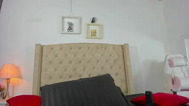 allisson m online show from March 11, 2025, 12:06 pm