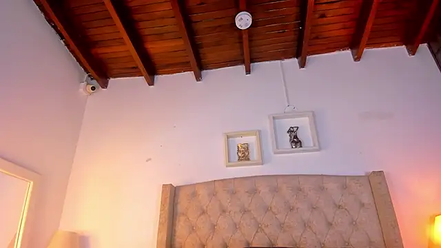 allisson m online show from March 23, 2026, 12:09 pm