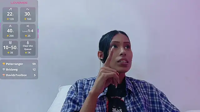 Snapshot of yourcuteneighbourr chatting on February 3, 2026, 6:40 am yourcuteneighbourr online show from February 3, 2026, 6:40 am