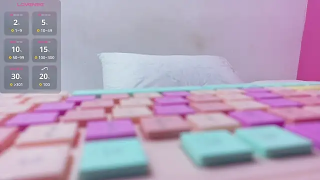 Snapshot of yourcuteneighbourr chatting on February 20, 2026, 2:41 am yourcuteneighbourr online show from February 20, 2026, 2:41 am