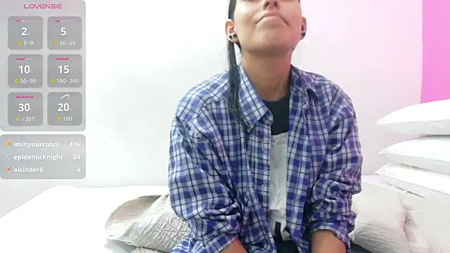 Snapshot of yourcuteneighbourr chatting on February 24, 2026, 2:42 am yourcuteneighbourr online show from February 24, 2026, 2:42 am