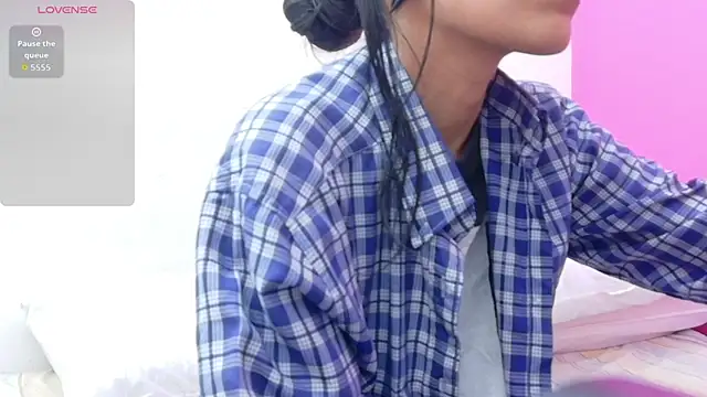 Snapshot of yourcuteneighbourr chatting on February 25, 2026, 2:54 am yourcuteneighbourr online show from February 25, 2026, 2:54 am