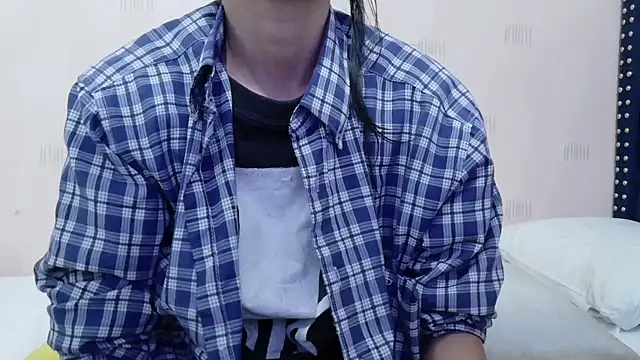 Snapshot of yourcuteneighbourr chatting on February 28, 2026, 2:56 am yourcuteneighbourr online show from February 28, 2026, 2:56 am