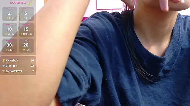 Snapshot of yourcuteneighbourr chatting on June 26, 2026, 3:00 am yourcuteneighbourr online show from June 26, 2026, 3:00 am