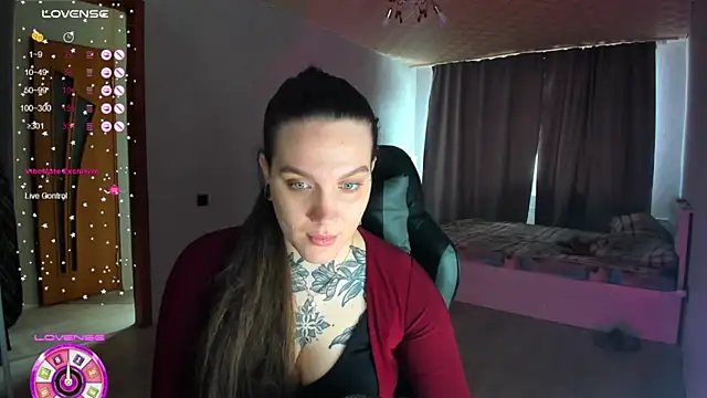 Snapshot of AizaRose chatting on March 4, 2026, 7:14 am AizaRose online show from March 4, 2026, 7:14 am