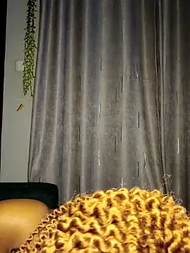 Snapshot of C-yoyo chatting on March 21, 2026, 9:51 pm C-yoyo online show from March 21, 2026, 9:51 pm