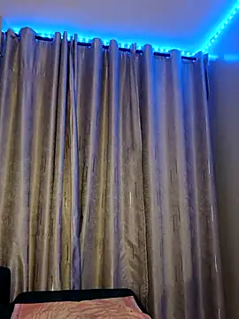 Snapshot of C-yoyo chatting on April 12, 2026, 9:42 pm C-yoyo online show from April 12, 2026, 9:42 pm