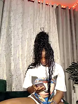 Snapshot of C-yoyo chatting on April 28, 2026, 6:57 pm C-yoyo online show from April 28, 2026, 6:57 pm