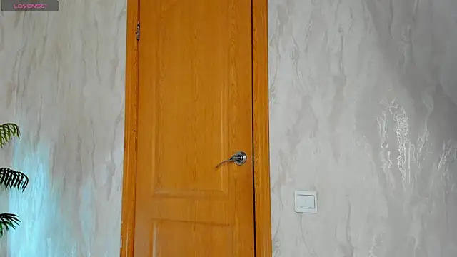 Valerie Woods online show from March 5, 2026, 1:23 am