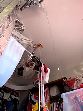 gurlnips online show from March 5, 2025, 11:27 pm