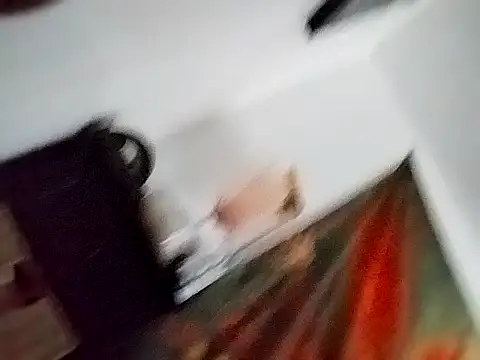 gurlnips online show from September 22, 2025, 11:29 pm