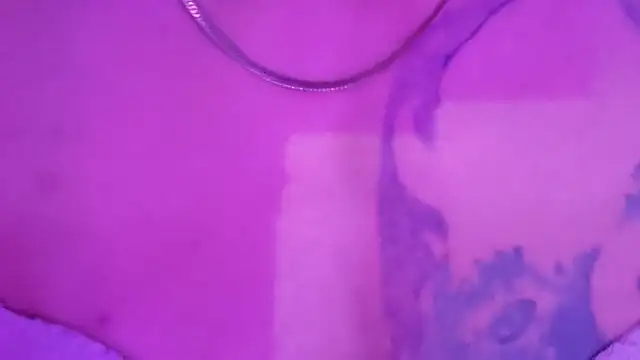 gurlnips online show from November 14, 2025, 4:49 pm