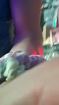 gurlnips online show from December 14, 2025, 4:01 pm