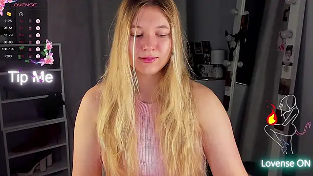 Rebecca Kelly online show from September 27, 2025, 1:43 am