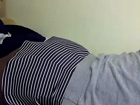 Snapshot of Sexxy_slim_honey chatting on November 11, 2025, 4:34 am Sexxy slim honey online show from November 11, 2025, 4:34 am