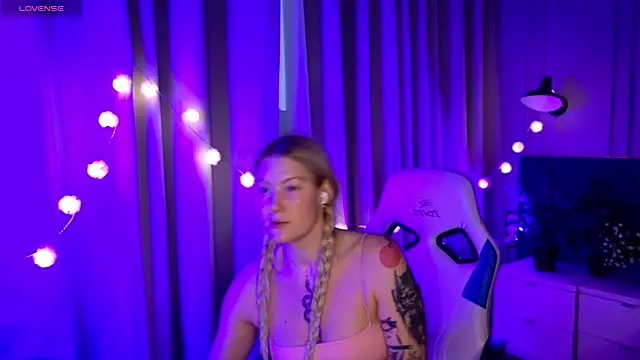 Liv Fay online show from February 13, 2025, 2:42 pm