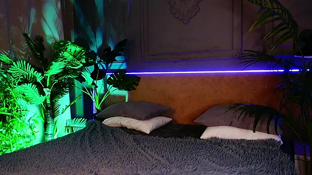 Liv Fay online show from March 19, 2025, 8:32 pm