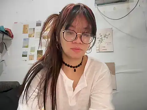 Pinkyrose111 online show from November 23, 2025, 11:48 pm