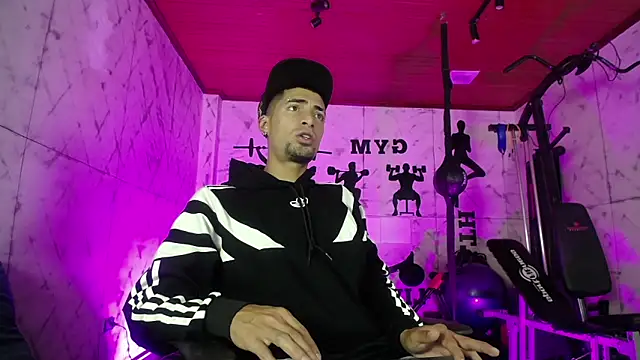 DrakeNeumann online show from November 4, 2025, 3:05 am