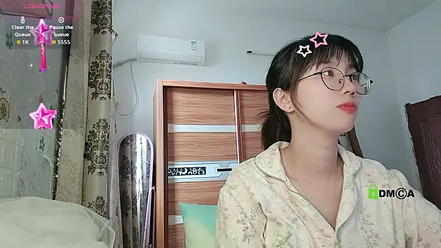 Lili 666 online show from November 13, 2025, 5:39 am