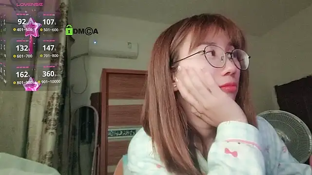 Snapshot of Lili_666 chatting on February 11, 2026, 6:24 pm Lili 666 online show from February 11, 2026, 6:24 pm