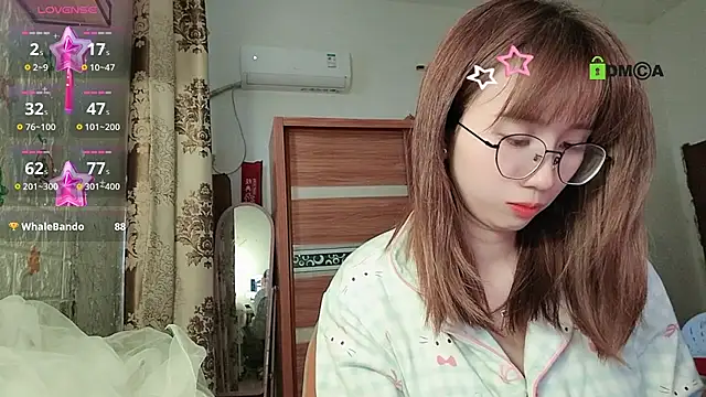 Snapshot of Lili_666 chatting on February 27, 2026, 12:43 am Lili 666 online show from February 27, 2026, 12:43 am