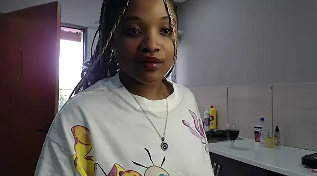 Snapshot of CREAMYCUPCAKExxx chatting on December 16, 2024, 3:43 pm CREAMYCUPCAKExxx online show from December 16, 2024, 3:43 pm