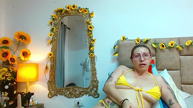 Snapshot of IsisDuzan chatting on December 12, 2024, 6:47 am IsisDuzan online show from December 12, 2024, 6:47 am