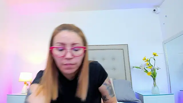 Snapshot of IsisDuzan chatting on March 8, 2025, 7:53 pm IsisDuzan online show from March 8, 2025, 7:53 pm