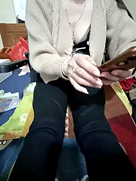 Snapshot of Hotpussy3ox chatting on February 10, 2025, 9:47 pm Hotpussy3ox online show from February 10, 2025, 9:47 pm