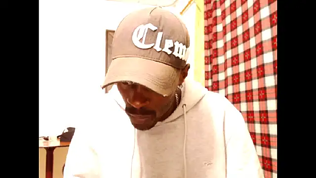 phillip-hot online show from November 29, 2025, 4:37 am