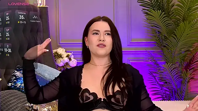 TrishaWinslet online show from February 10, 2025, 2:41 am