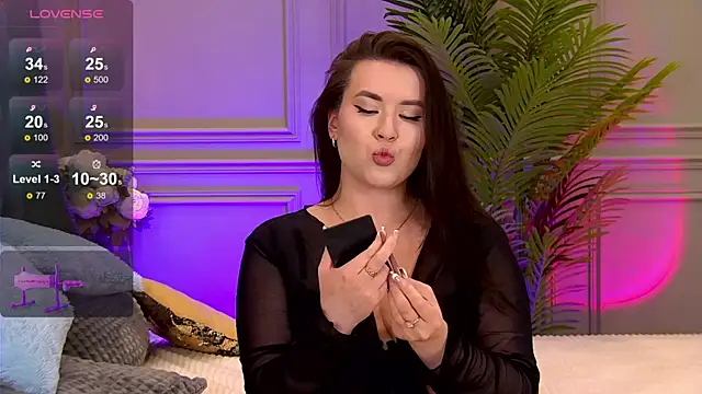 TrishaWinslet online show from February 10, 2025, 9:14 am