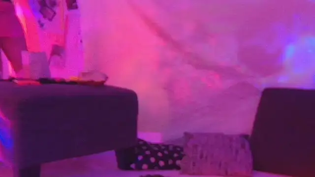 Snapshot of SAM_van_DEE chatting on March 8, 2026, 4:55 pm SAM van DEE online show from March 8, 2026, 4:55 pm