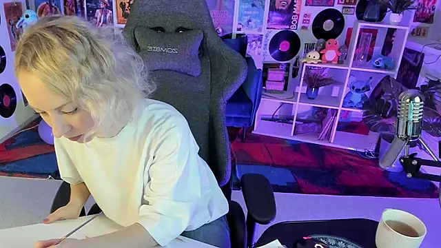 LylithSkye online show from December 11, 2024, 8:26 am