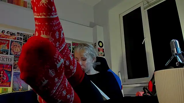 LylithSkye online show from January 3, 2025, 11:57 am