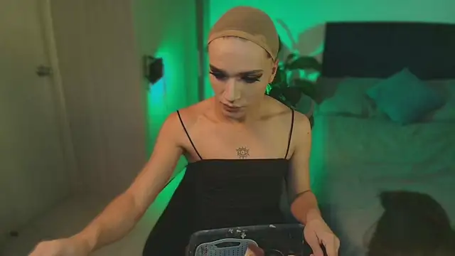 pansuggarofficial online show from October 5, 2025, 7:01 pm