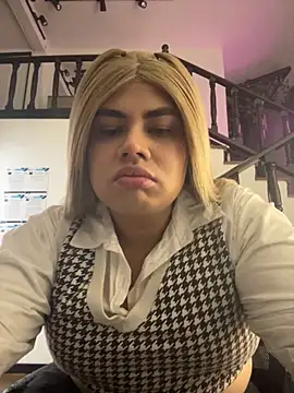 Snapshot of Tom_Silver__ chatting on November 16, 2025, 4:07 am Tom Silver online show from November 16, 2025, 4:07 am