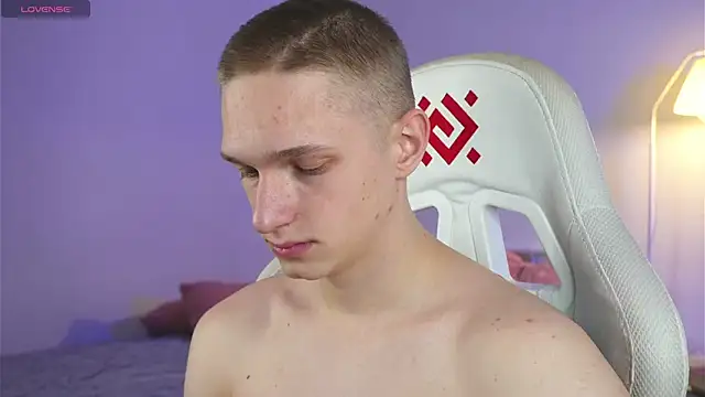 dustyn fox online show from February 20, 2025, 2:24 pm