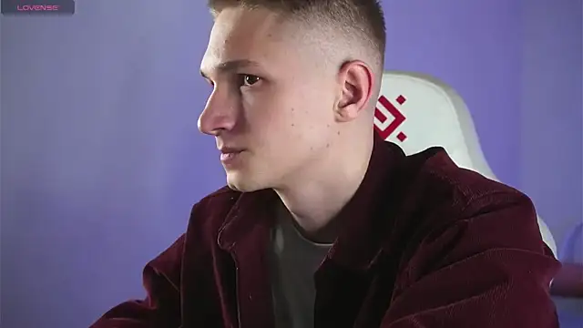 dustyn fox online show from March 9, 2025, 6:43 pm