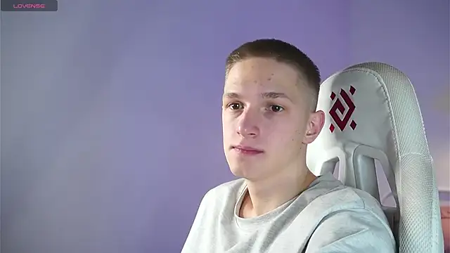 dustyn fox online show from March 10, 2025, 6:12 pm