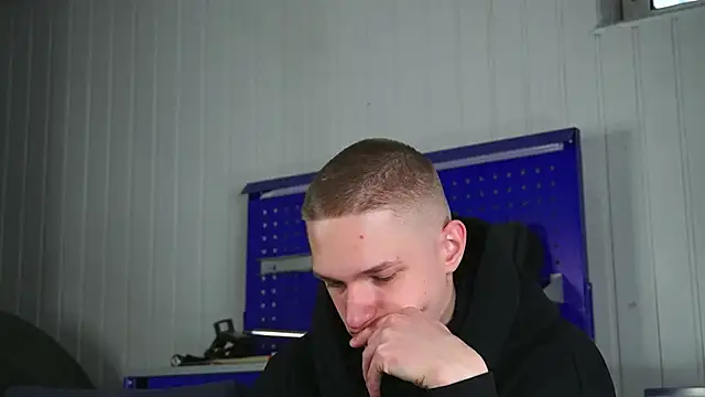 dustyn fox online show from March 1, 2026, 7:10 am