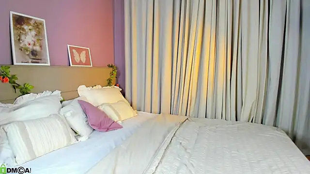 Snapshot of Dearly_Emily chatting on June 24, 2026, 5:23 pm Dearly Emily online show from June 24, 2026, 5:23 pm