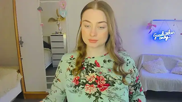 Demure Smile online show from February 19, 2025, 9:17 am