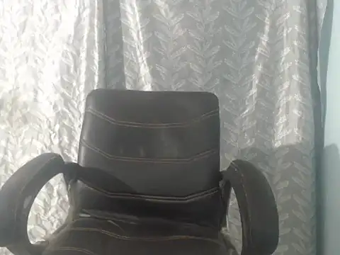 cute-priy online show from November 13, 2025, 4:22 am