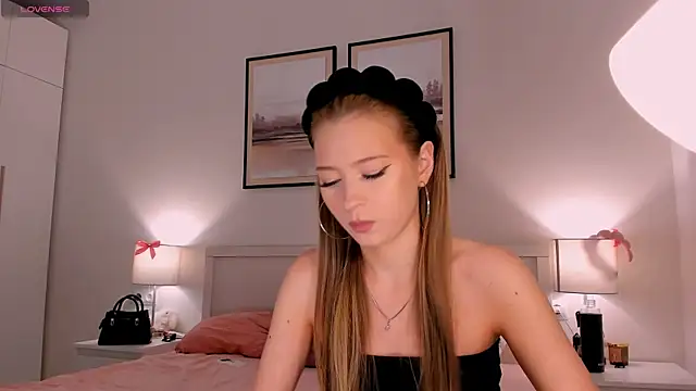 Snapshot of diana_nier chatting on May 27, 2026, 8:06 pm diana nier online show from May 27, 2026, 8:06 pm