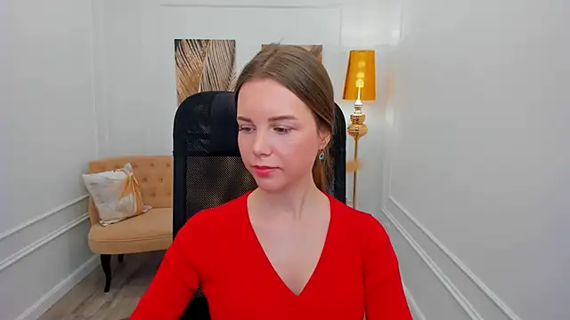 Snapshot of MileyWings chatting on February 3, 2026, 12:32 pm MileyWings online show from February 3, 2026, 12:32 pm