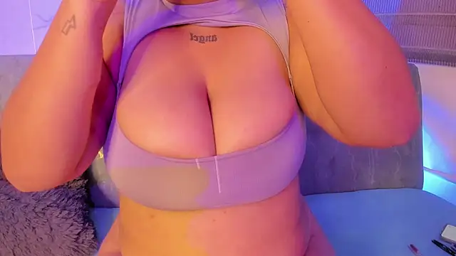 dayan silva  online show from March 19, 2026, 10:58 pm