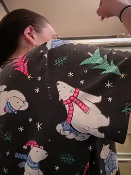 ThicBunz online show from April 13, 2026, 1:44 am